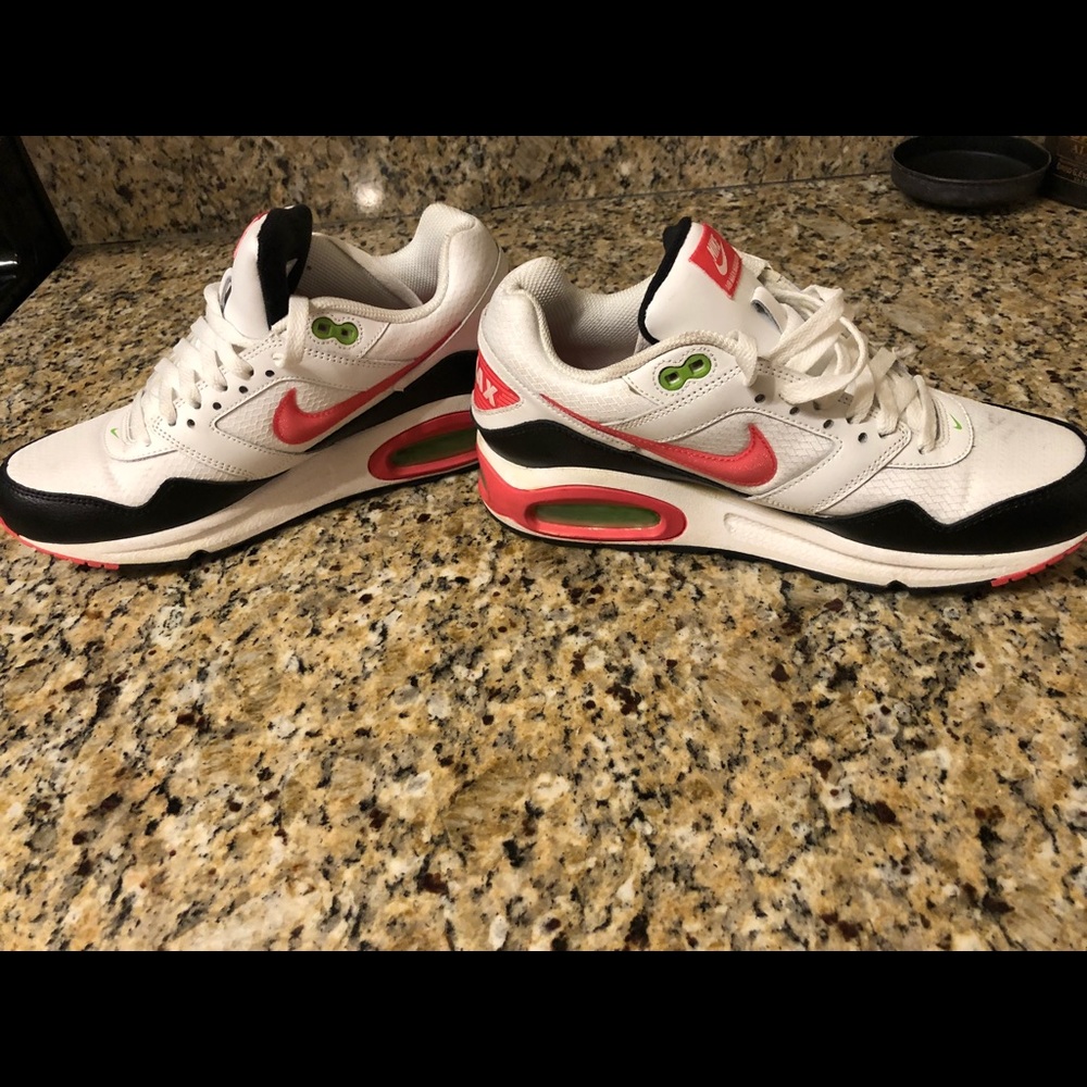 Women’s Nike Air Max Size 9